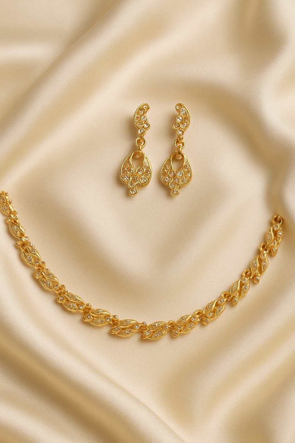 Gold coloured Necklace set designed by Isabel jewels - Image 2