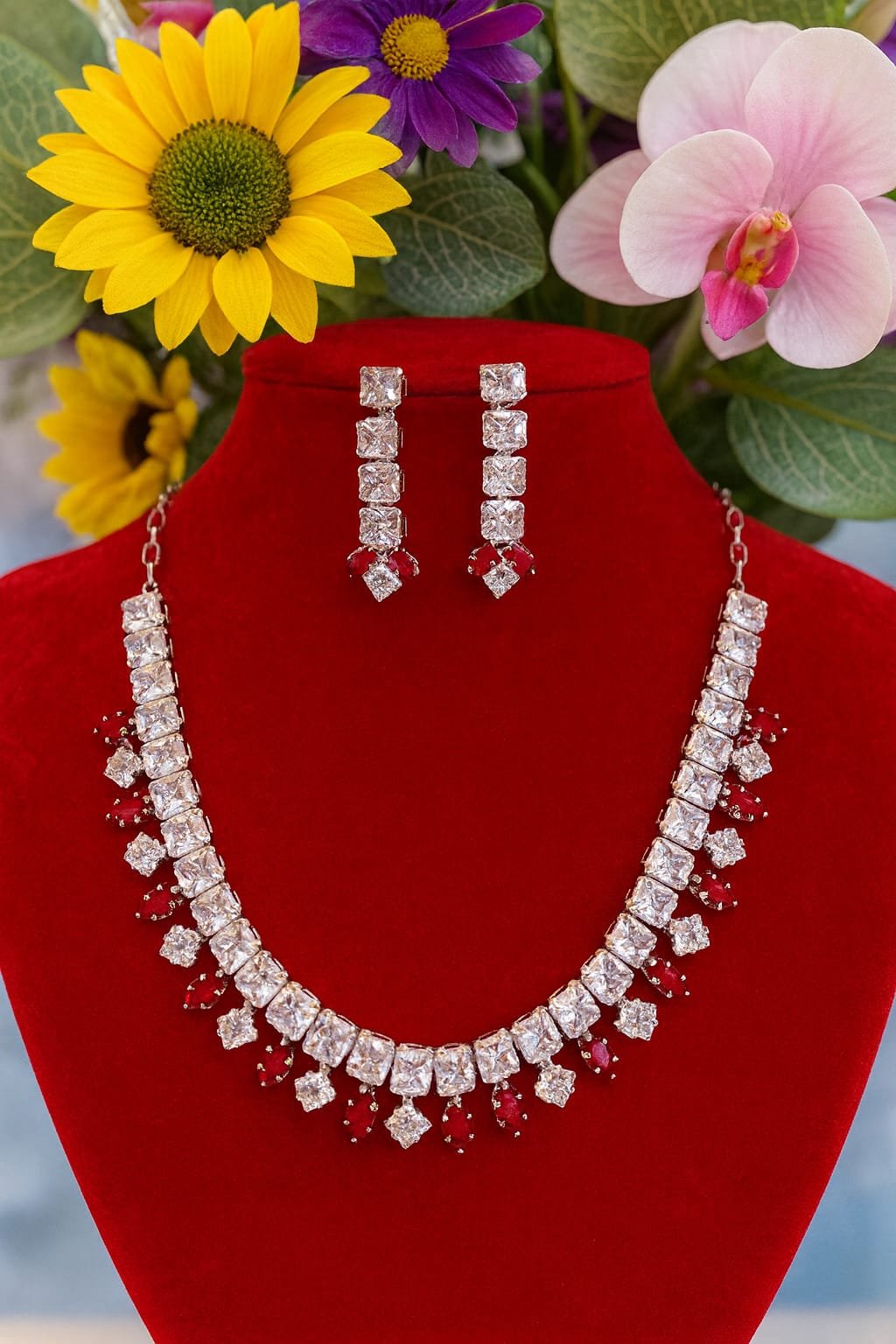necklace set with white and red sparkling stones - Image 2