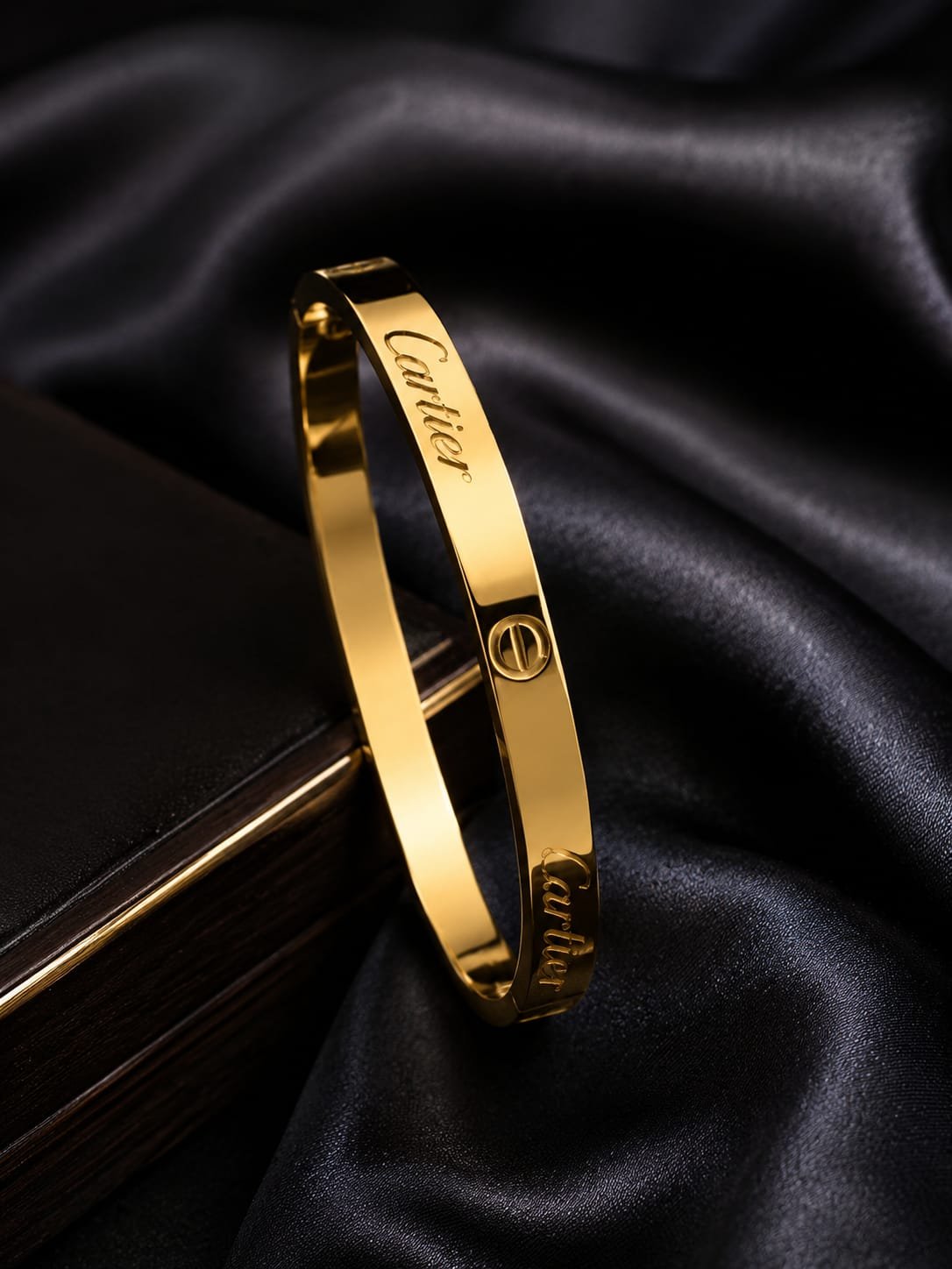Stainless steel bracelet designed by Isabel jewels